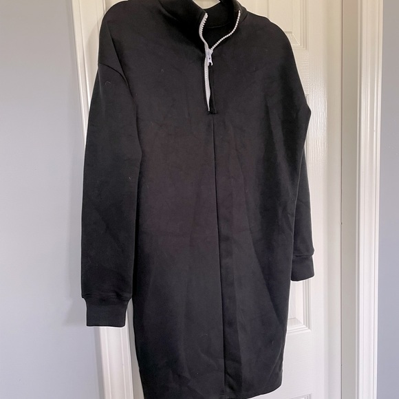 Joe Fresh Long styled Sweater with front zipper - Picture 1 of 1